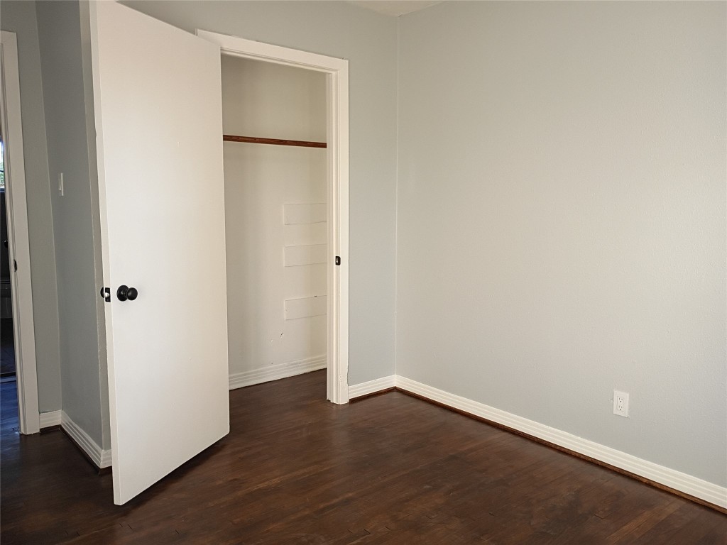 811 Loper Street Houston, TX 77017 - Photo 11 of 35 Pic 11
1st Bed