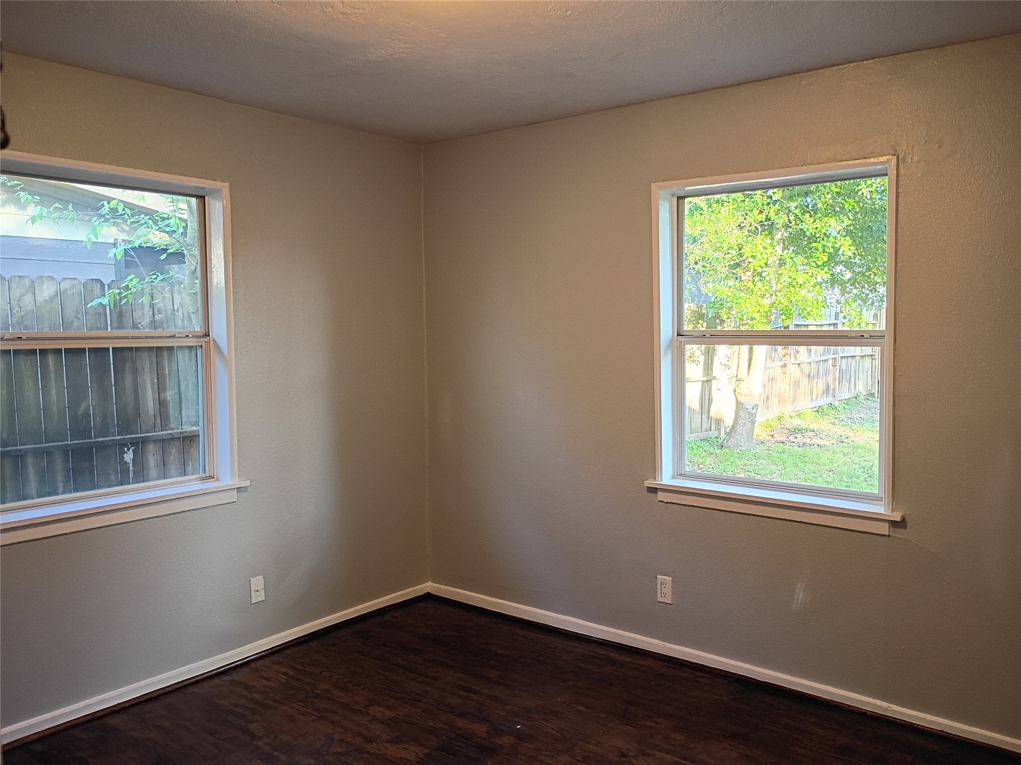 811 Loper Street Houston, TX 77017 - Photo 17 of 35 Pic 17
3rd Bed