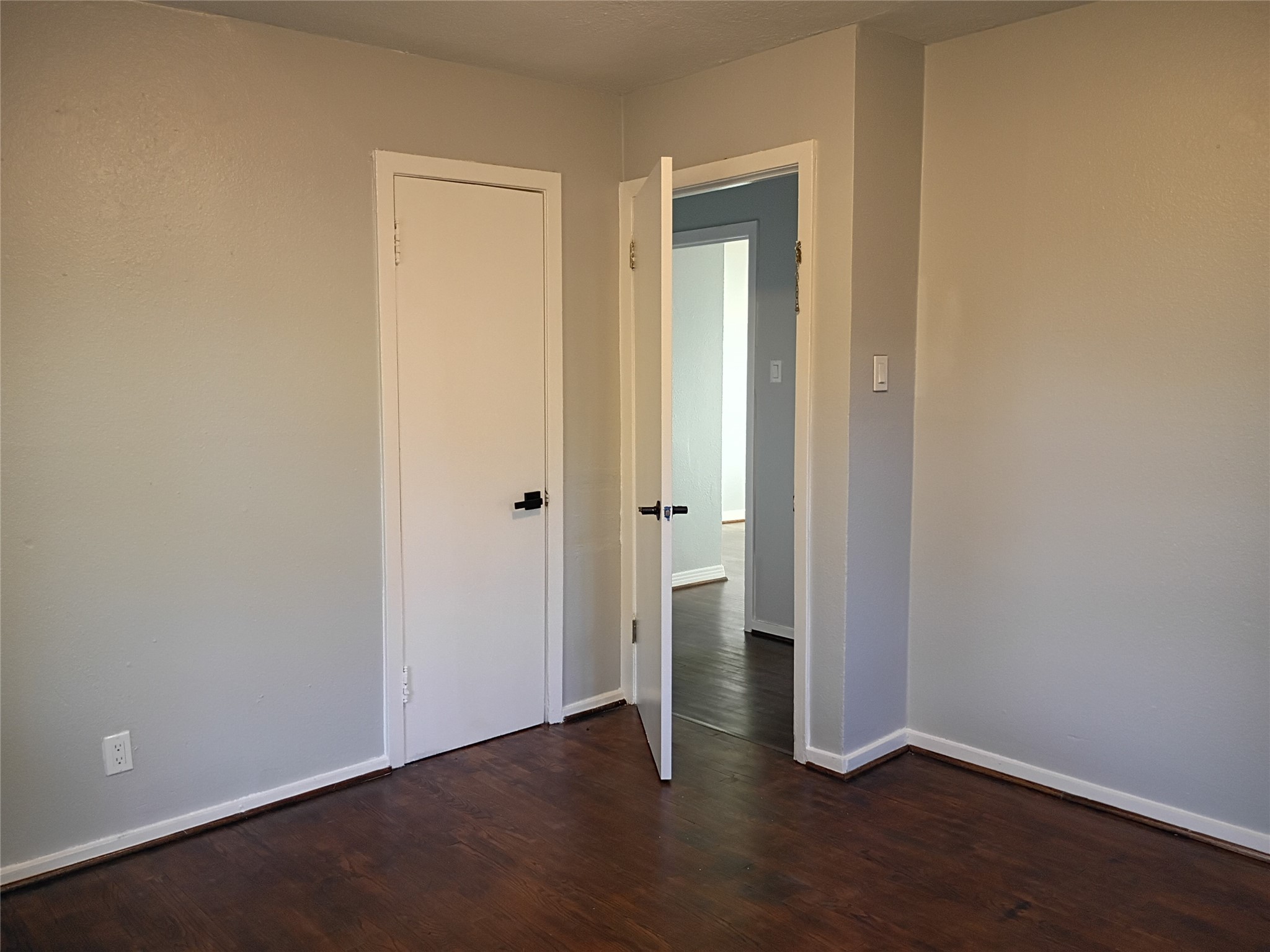 811 Loper Street Houston, TX 77017 - Photo 18 of 35 Pic 18
3r Bed