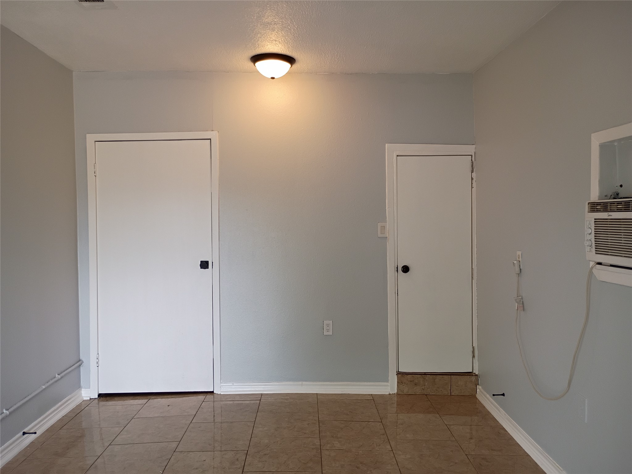 811 Loper Street Houston, TX 77017 - Photo 20 of 35 Pic 20
4th bed
