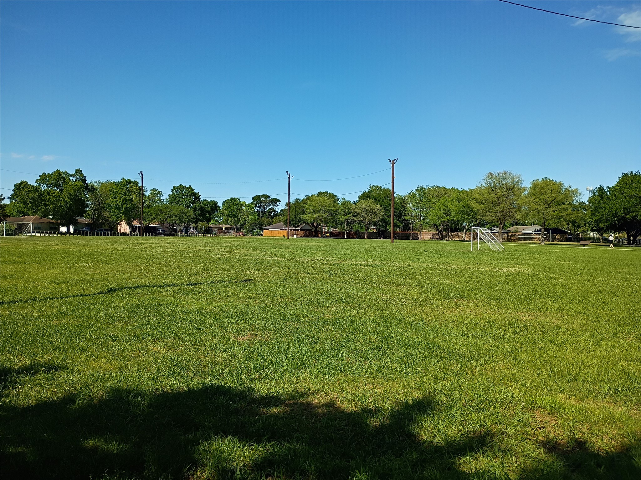 811 Loper Street Houston, TX 77017 - Photo 33 of 35 Pic 31
Oak Meadow Park - Large green area surrounded by trees.