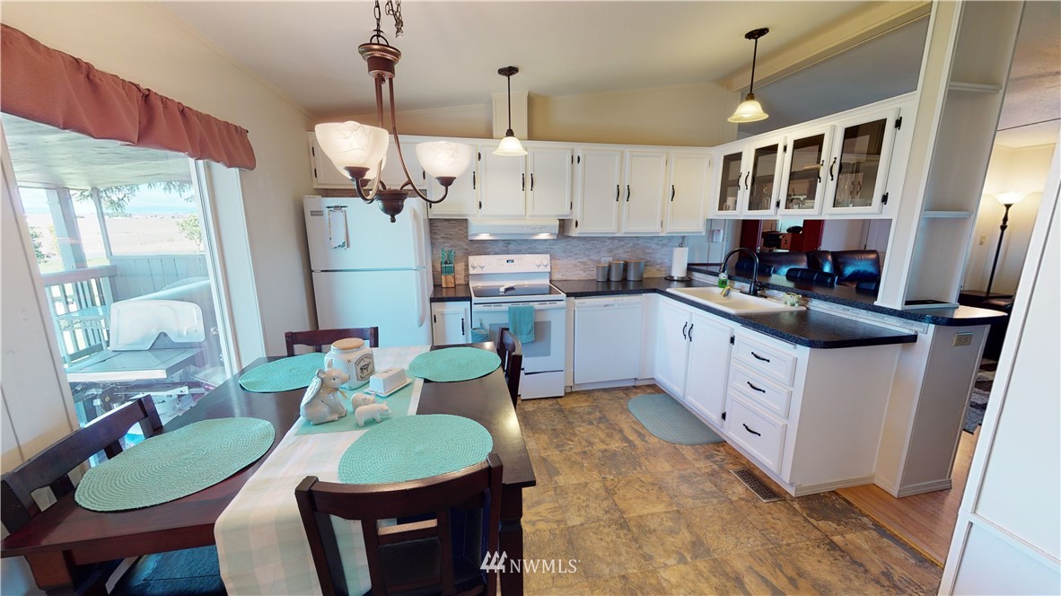 8570 Neppel Road Northeast Moses Lake, WA 98837 - Photo 13 of 28 Gallery Image 13