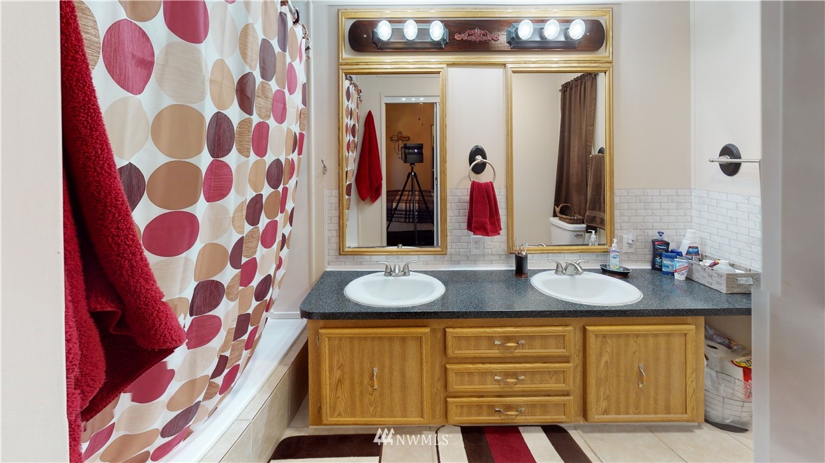 8570 Neppel Road Northeast Moses Lake, WA 98837 - Photo 17 of 28 Gallery Image 17