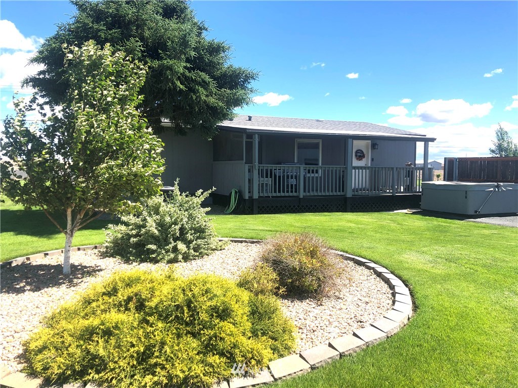 8570 Neppel Road Northeast Moses Lake, WA 98837 - Photo 3 of 28 Gallery Image 3