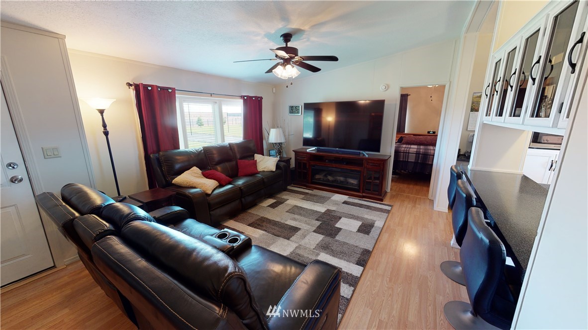 8570 Neppel Road Northeast Moses Lake, WA 98837 - Photo 6 of 28 Gallery Image 6