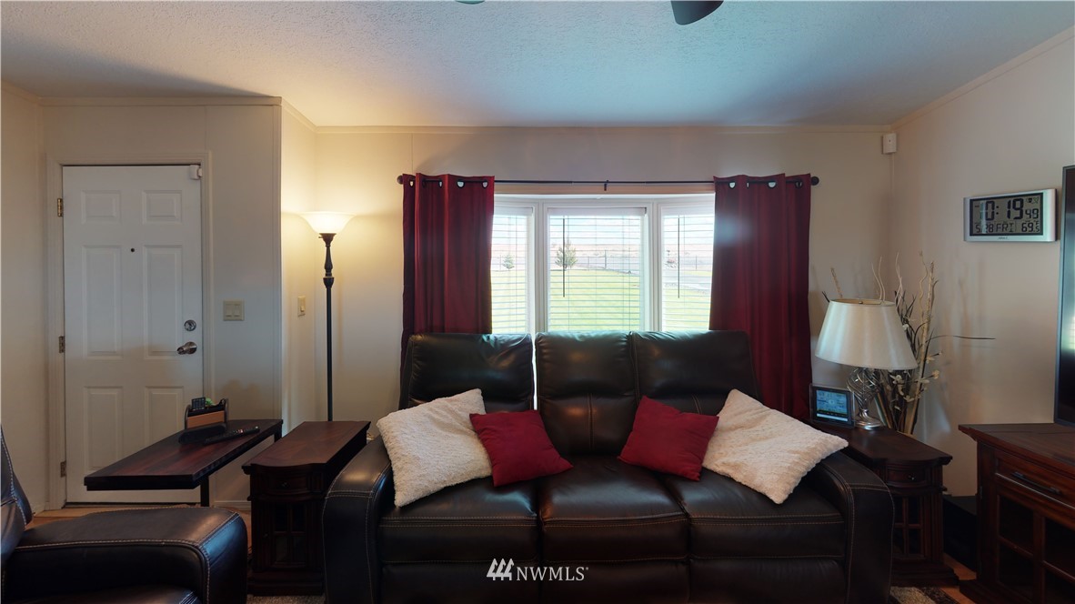 8570 Neppel Road Northeast Moses Lake, WA 98837 - Photo 8 of 28 Gallery Image 8
