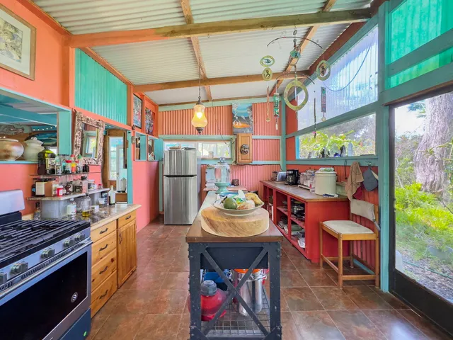 a view of an outdoor space