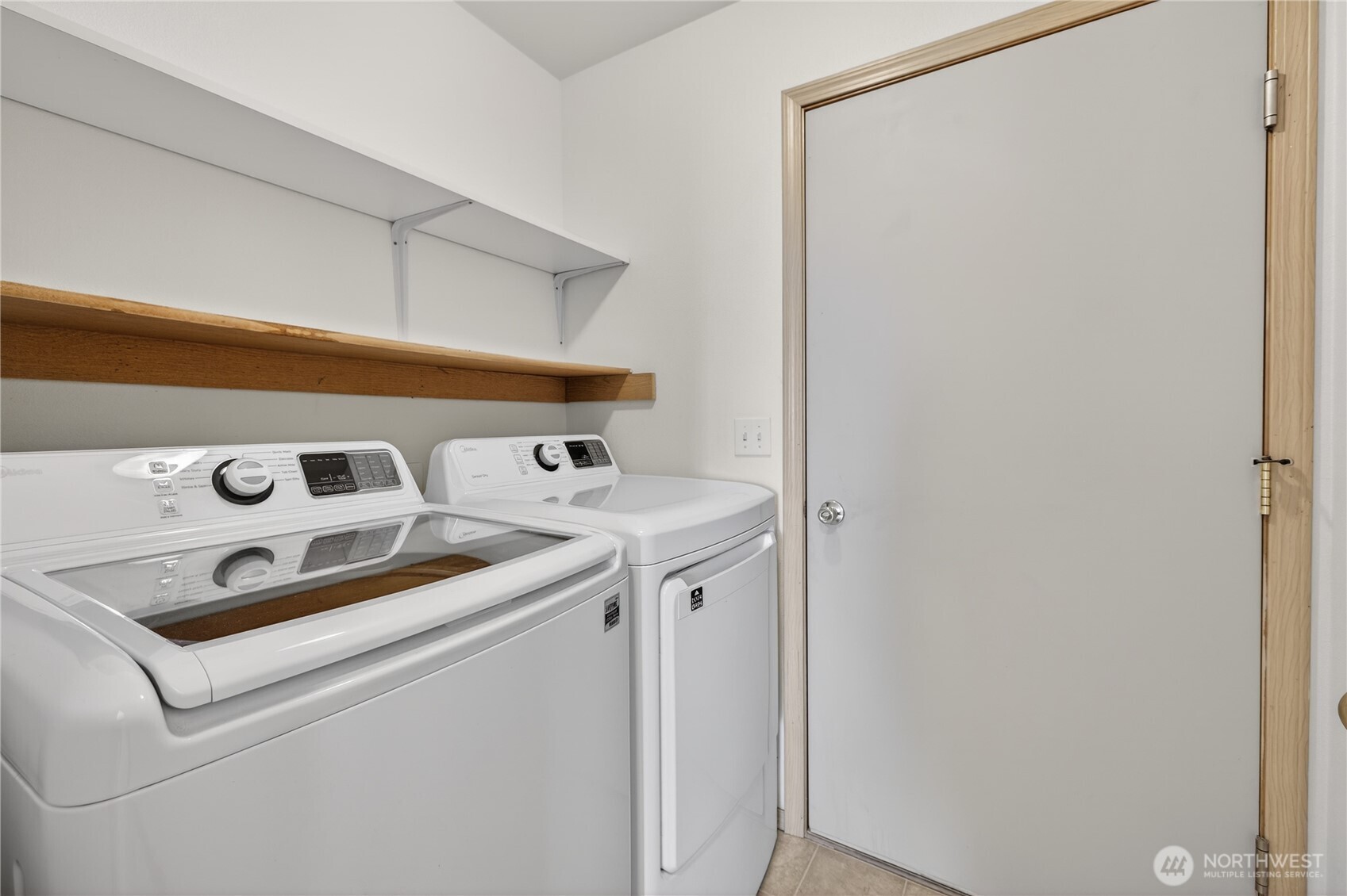 4607 Santa Fe Lane Pasco, WA 99301 - Photo 18 of 28 a utility room with dryer and washer