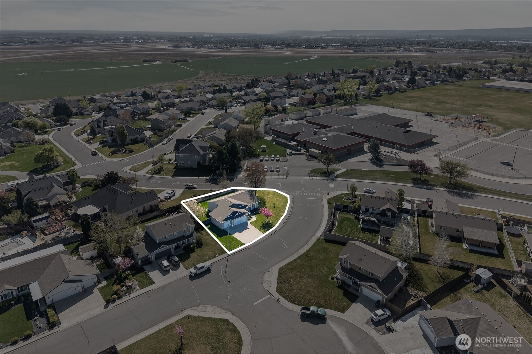 4607 Santa Fe Lane Pasco, WA 99301 - Photo 26 of 28 an aerial view of a residential house with outdoor space
