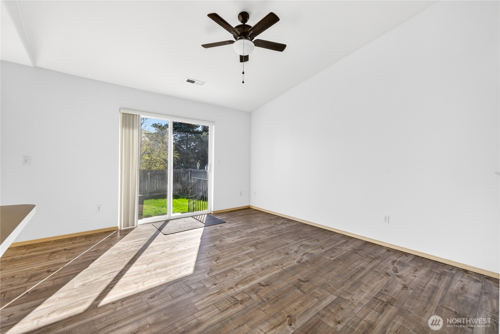4607 Santa Fe Lane Pasco, WA 99301 - Photo 5 of 28 a view of an empty room with a window