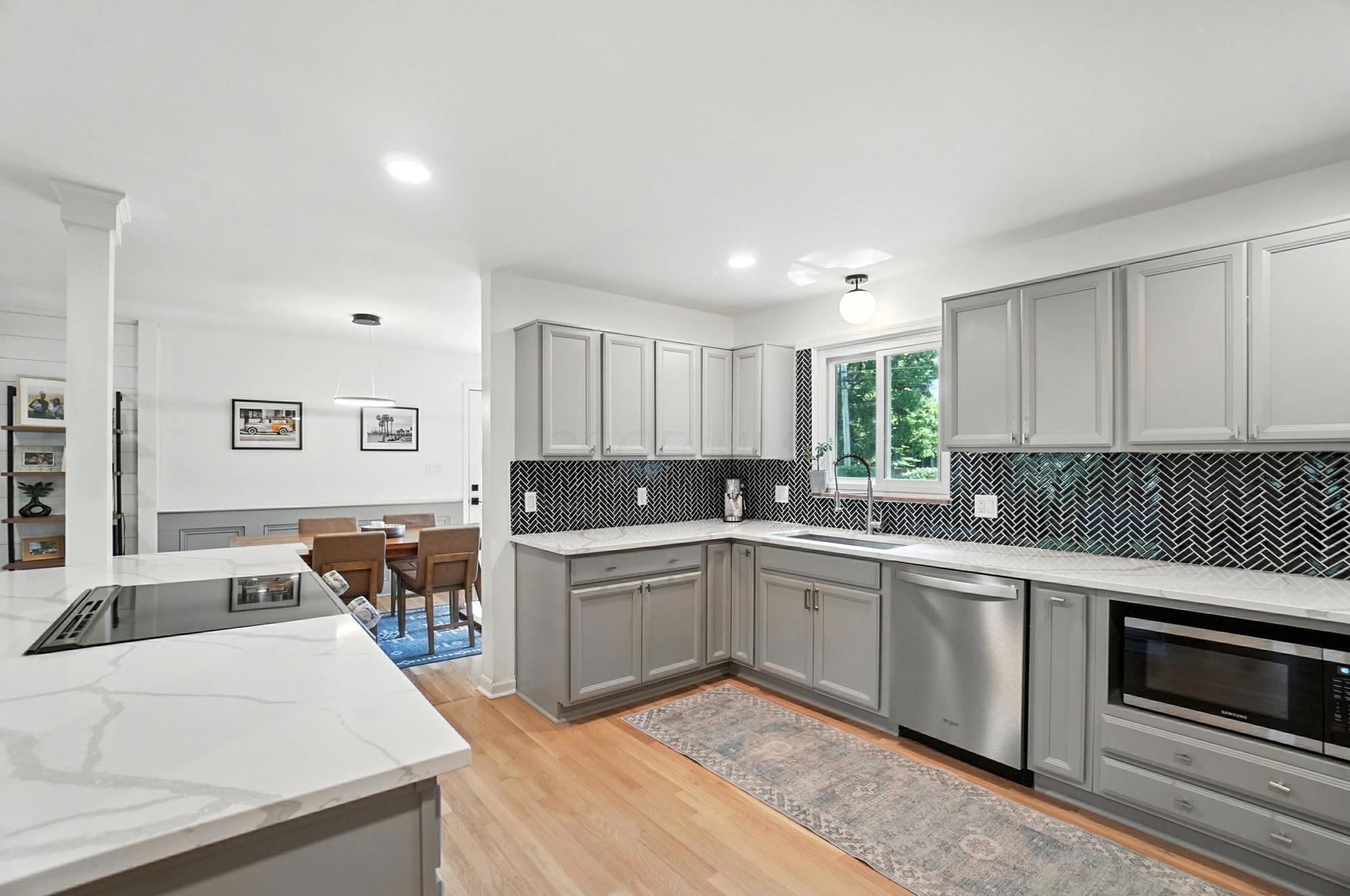 2820 Halstead Road Columbus, OH 43221 - Photo 23 of 76 Eat-In Kitchen