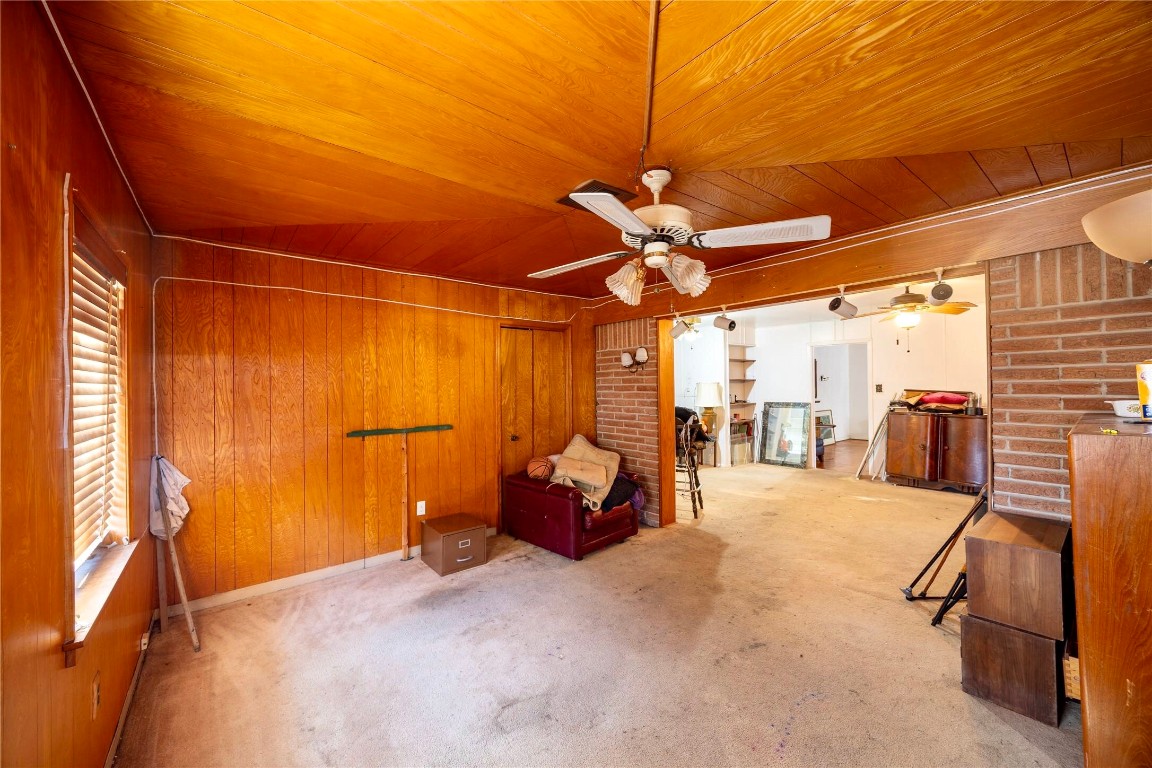 7718 Dillon Street Houston, TX 77061 - Photo 9 of 25