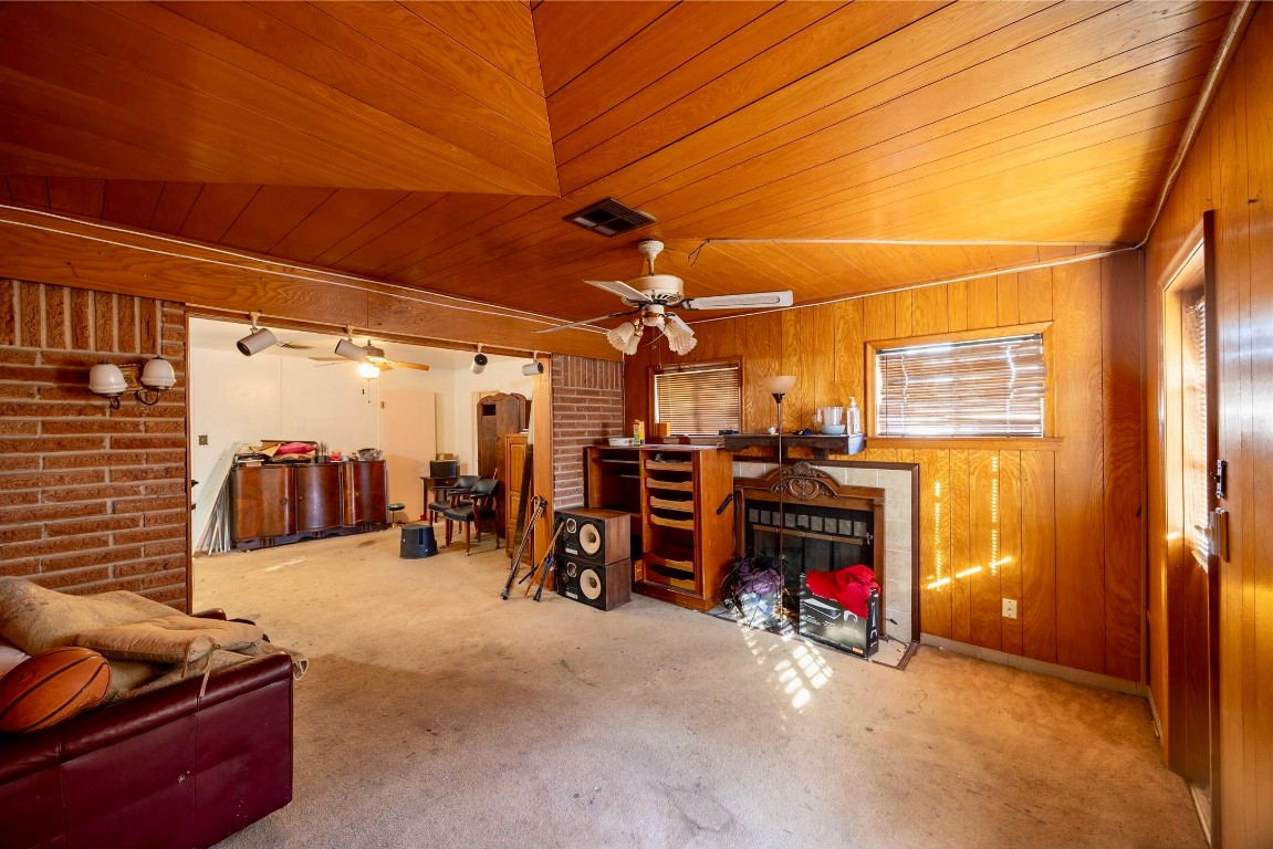 7718 Dillon Street Houston, TX 77061 - Photo 10 of 25