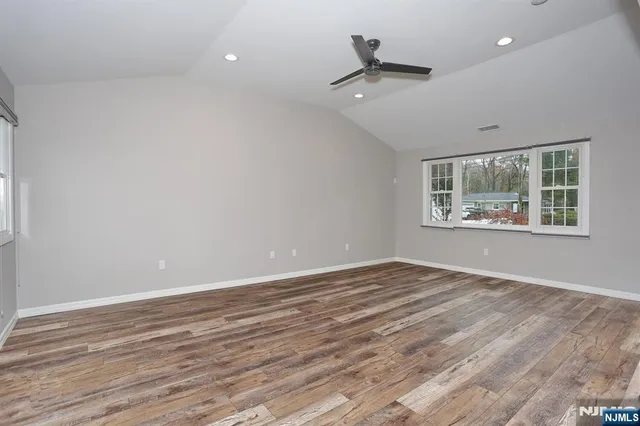 $999,900 | 129 Sanford Avenue, Emerson, NJ 07630