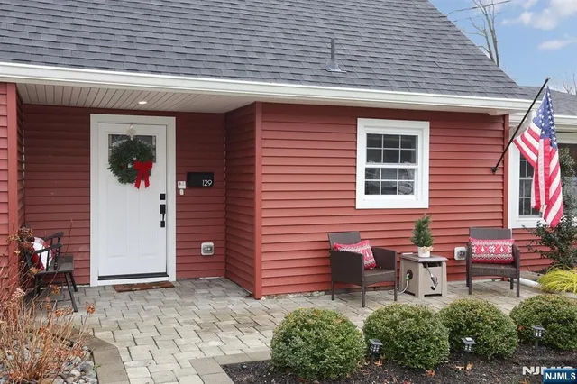 $999,900 | 129 Sanford Avenue, Emerson, NJ 07630