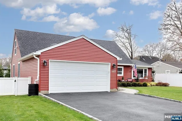 $999,900 | 129 Sanford Avenue, Emerson, NJ 07630