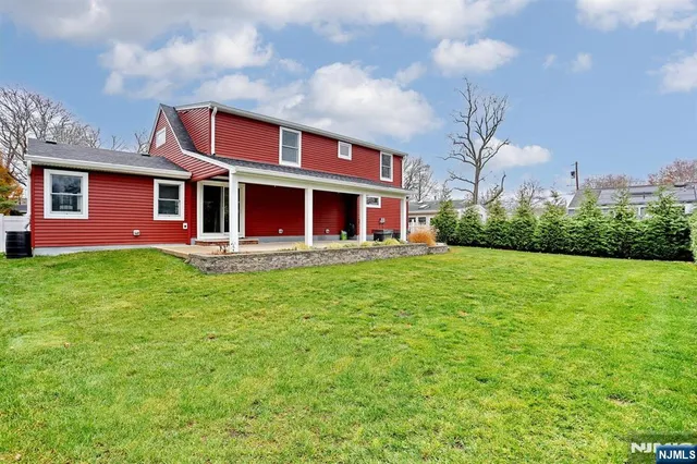 $999,900 | 129 Sanford Avenue, Emerson, NJ 07630