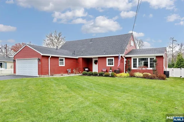 $999,900 | 129 Sanford Avenue, Emerson, NJ 07630