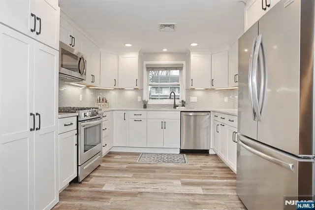 $999,900 | 129 Sanford Avenue, Emerson, NJ 07630