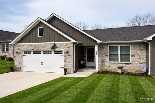 $274,999 | 1592 Hickory Landing, De Soto, MO 63020