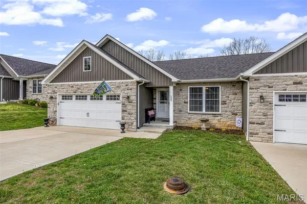 $274,999 | 1592 Hickory Landing, De Soto, MO 63020