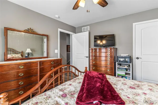 $274,999 | 1592 Hickory Landing, De Soto, MO 63020