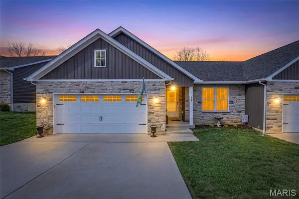 $274,999 | 1592 Hickory Landing, De Soto, MO 63020