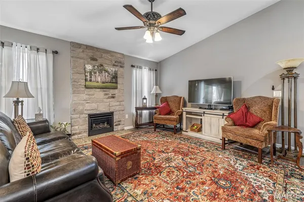 $274,999 | 1592 Hickory Landing, De Soto, MO 63020