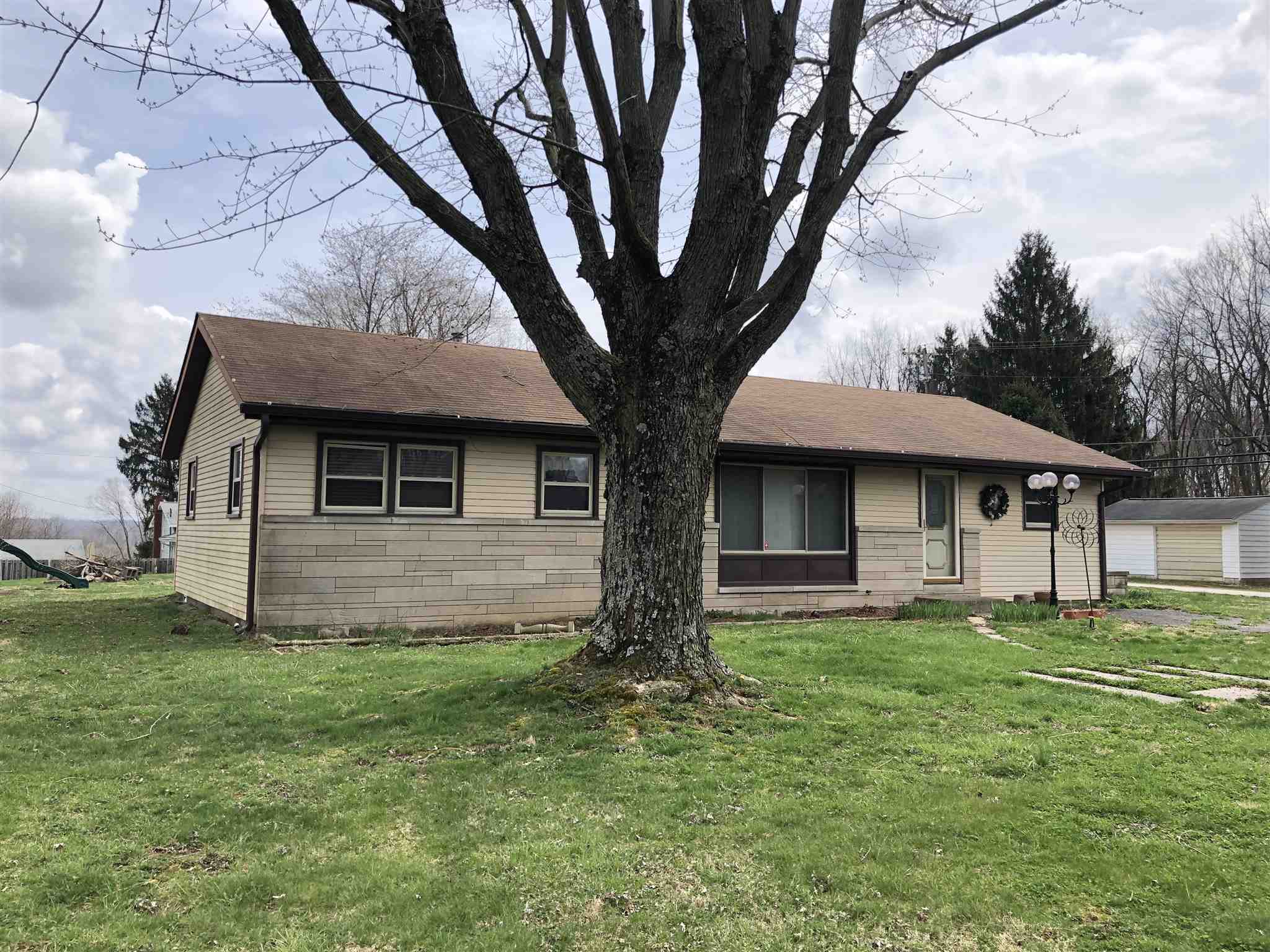 284 Old State Road Bedford, IN 47421 - Photo 2 of 14