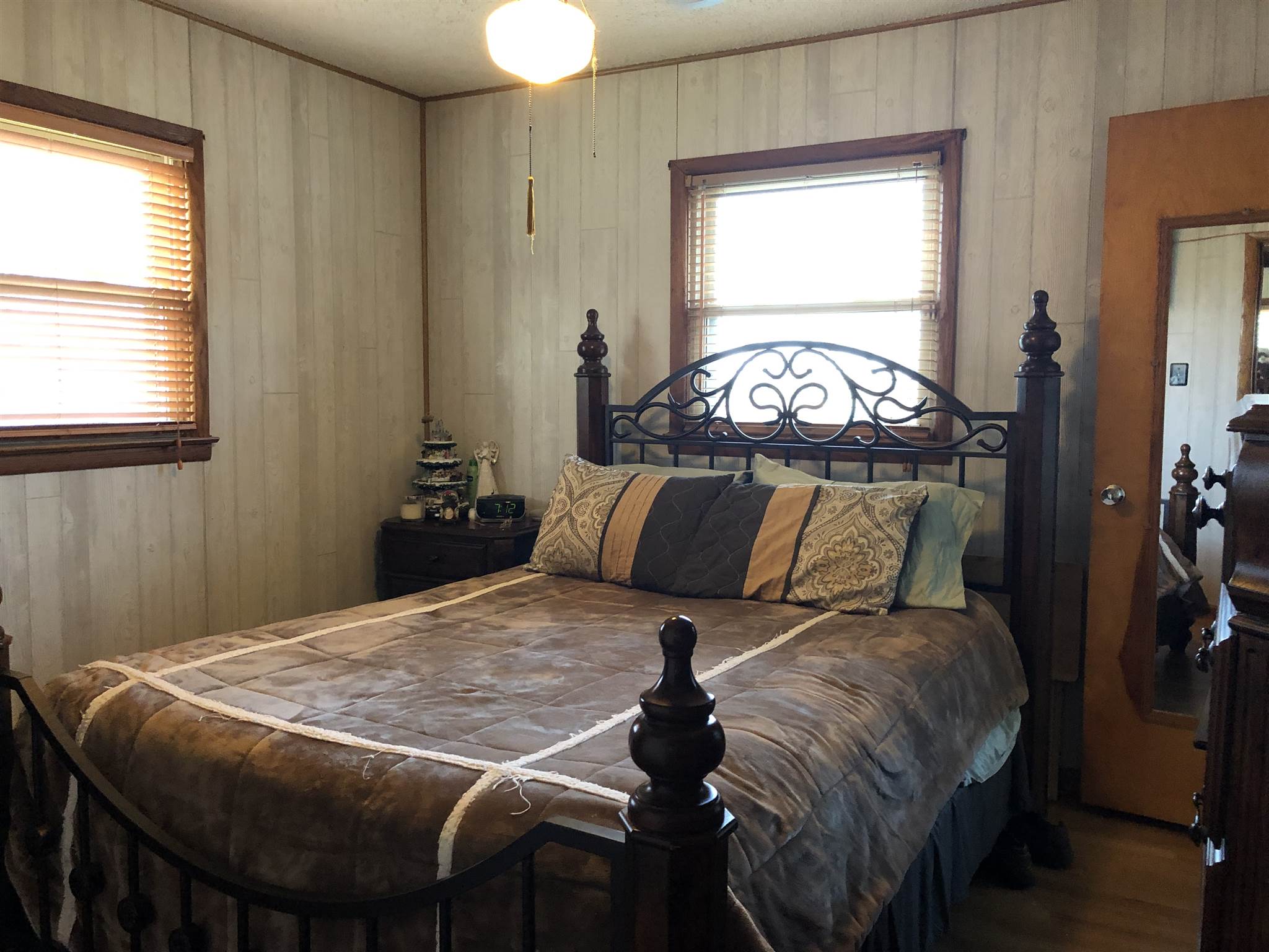284 Old State Road Bedford, IN 47421 - Photo 12 of 14