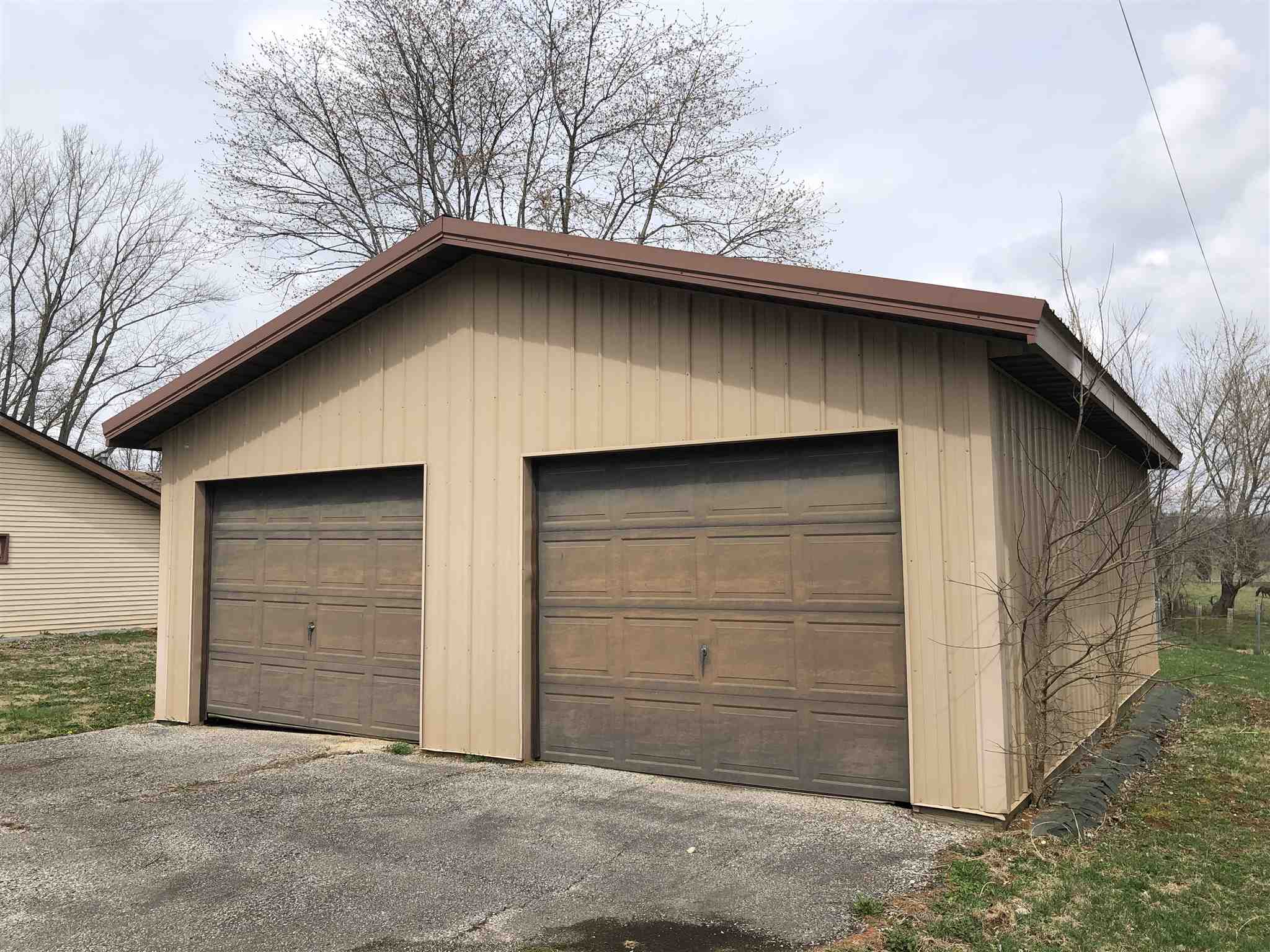 284 Old State Road Bedford, IN 47421 - Photo 4 of 14