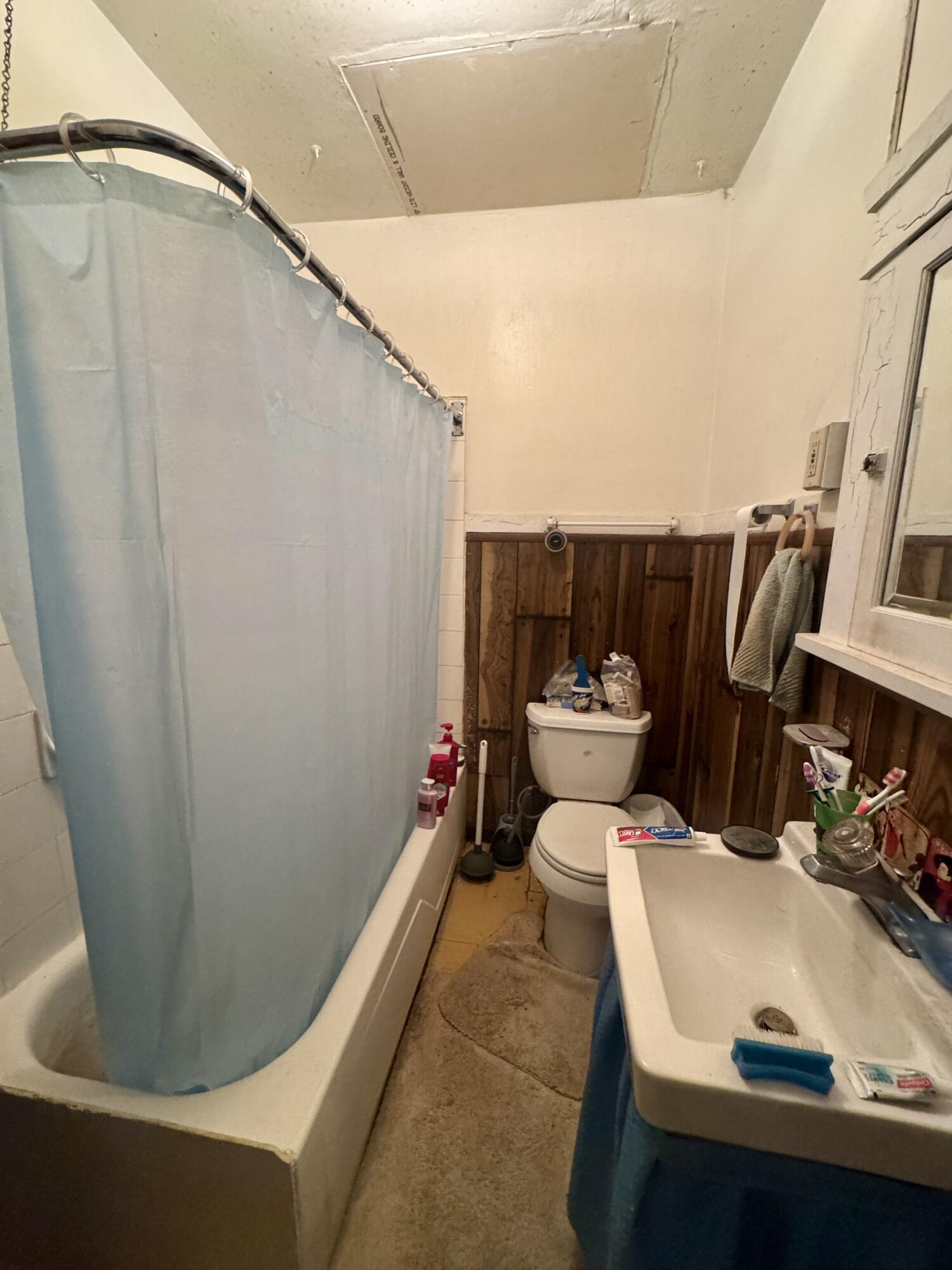 3213 Washington Avenue Racine, WI 53405 - Photo 24 of 34 IMG_7752