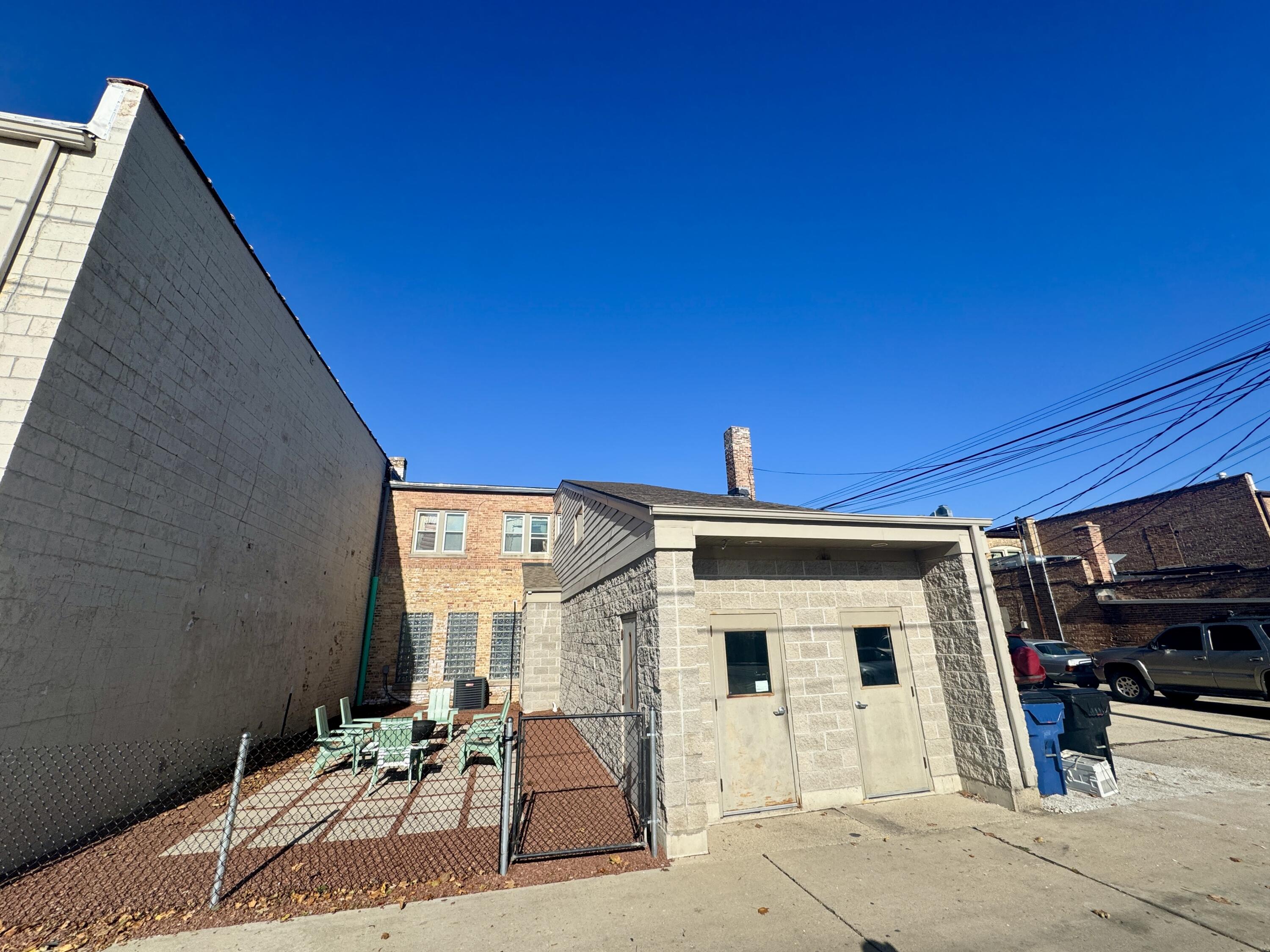 3213 Washington Avenue Racine, WI 53405 - Photo 5 of 34 IMG_7765