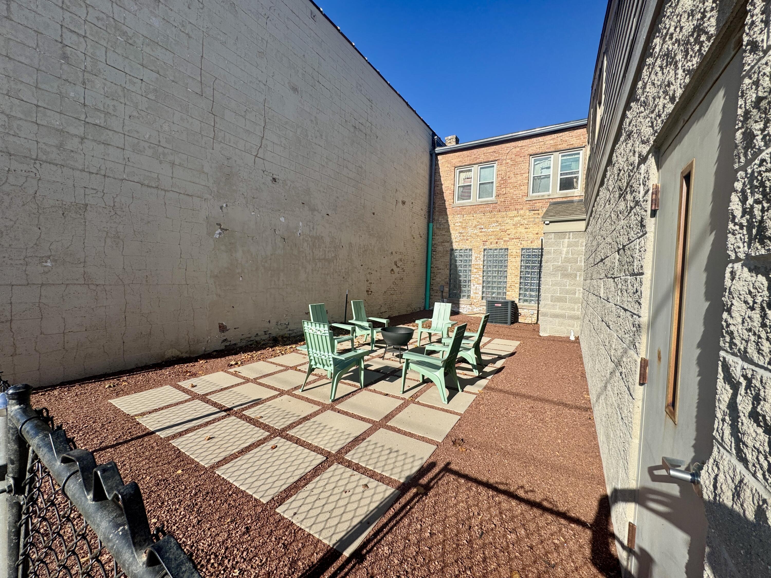 3213 Washington Avenue Racine, WI 53405 - Photo 6 of 34 IMG_7766