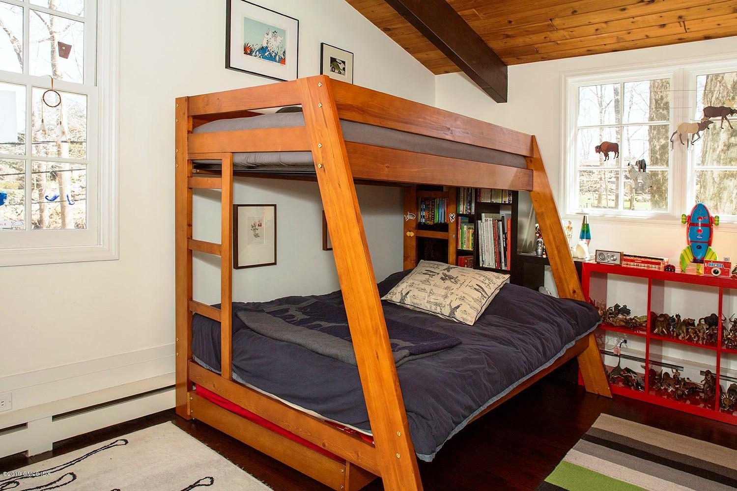 424 Cognewaugh Road Cos Cob, CT 06807 - Photo 13 of 27 a view of an outdoor space with seating area