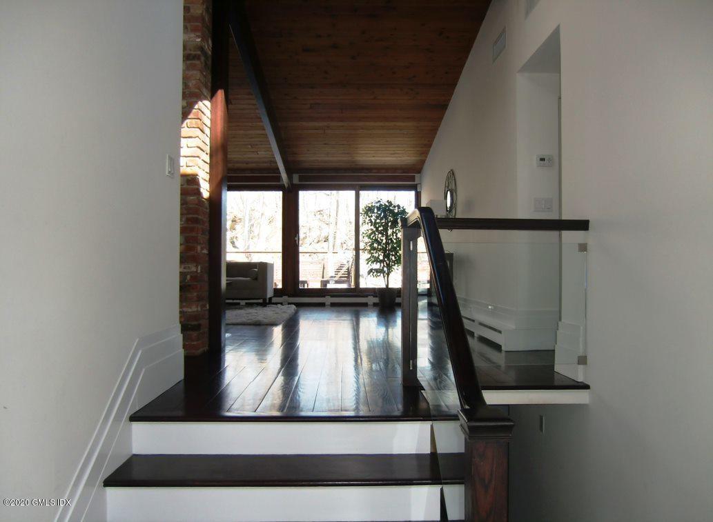 424 Cognewaugh Road Cos Cob, CT 06807 - Photo 3 of 27