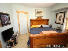 228 Vehorn Road Fairview, NC 28730 - Photo 6 of 20 Gallery Image 6
