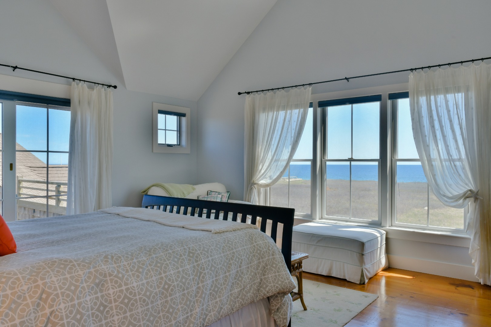 12 Waquoit Road Nantucket, MA 02554 - Photo 19 of 24 Master bedroom