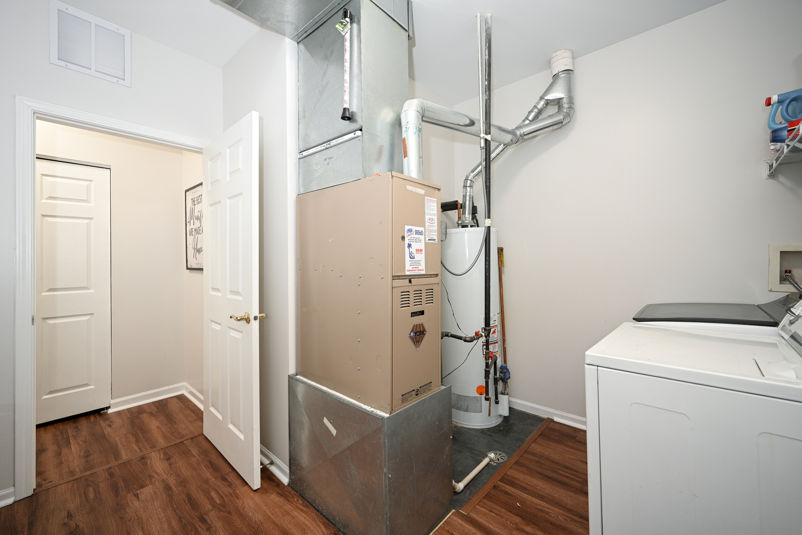 2333 Overlook Court, Unit 2333 Naperville, IL 60563 - Photo 21 of 24 a bathroom with a shower a toilet and sink