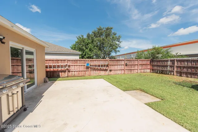 a view of outdoor space yard and patio