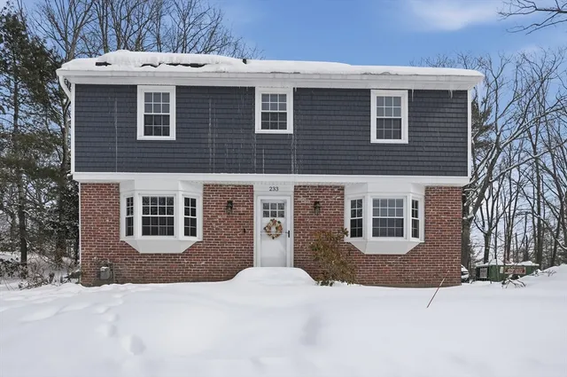 $470,000 | 233 Mt Vernon Street, Fitchburg, MA 01420