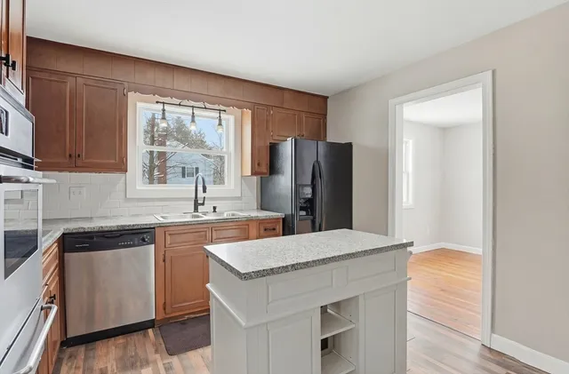 $470,000 | 233 Mt Vernon Street, Fitchburg, MA 01420