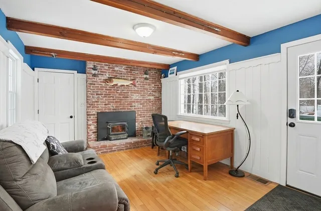 $470,000 | 233 Mt Vernon Street, Fitchburg, MA 01420