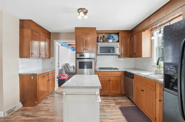 $470,000 | 233 Mt Vernon Street, Fitchburg, MA 01420