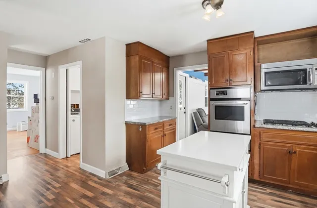 $470,000 | 233 Mt Vernon Street, Fitchburg, MA 01420