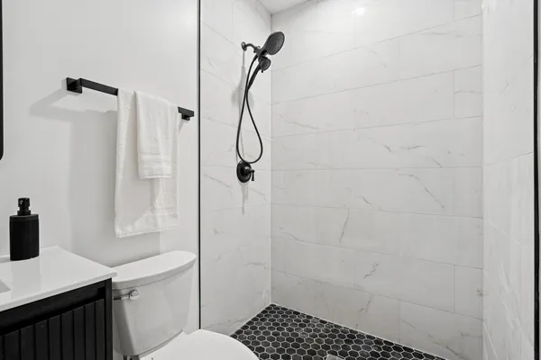 $319,000 | 6755 North Hermitage Avenue, Unit 2, Chicago, IL 60626