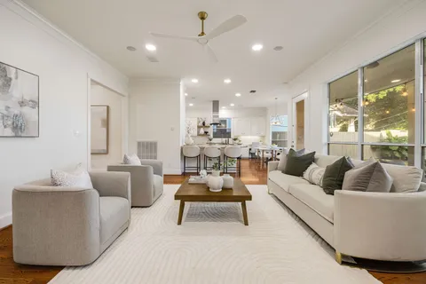 $1,250,000 | 4623 Braeburn Drive, Bellaire, TX 77401