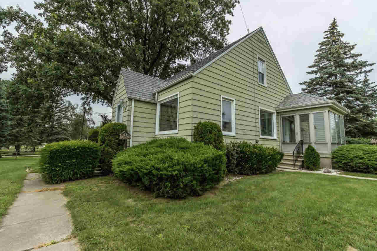 10185 East Richfield Road Davison, MI 48423 - Photo 2 of 36 21347824-1.JPG