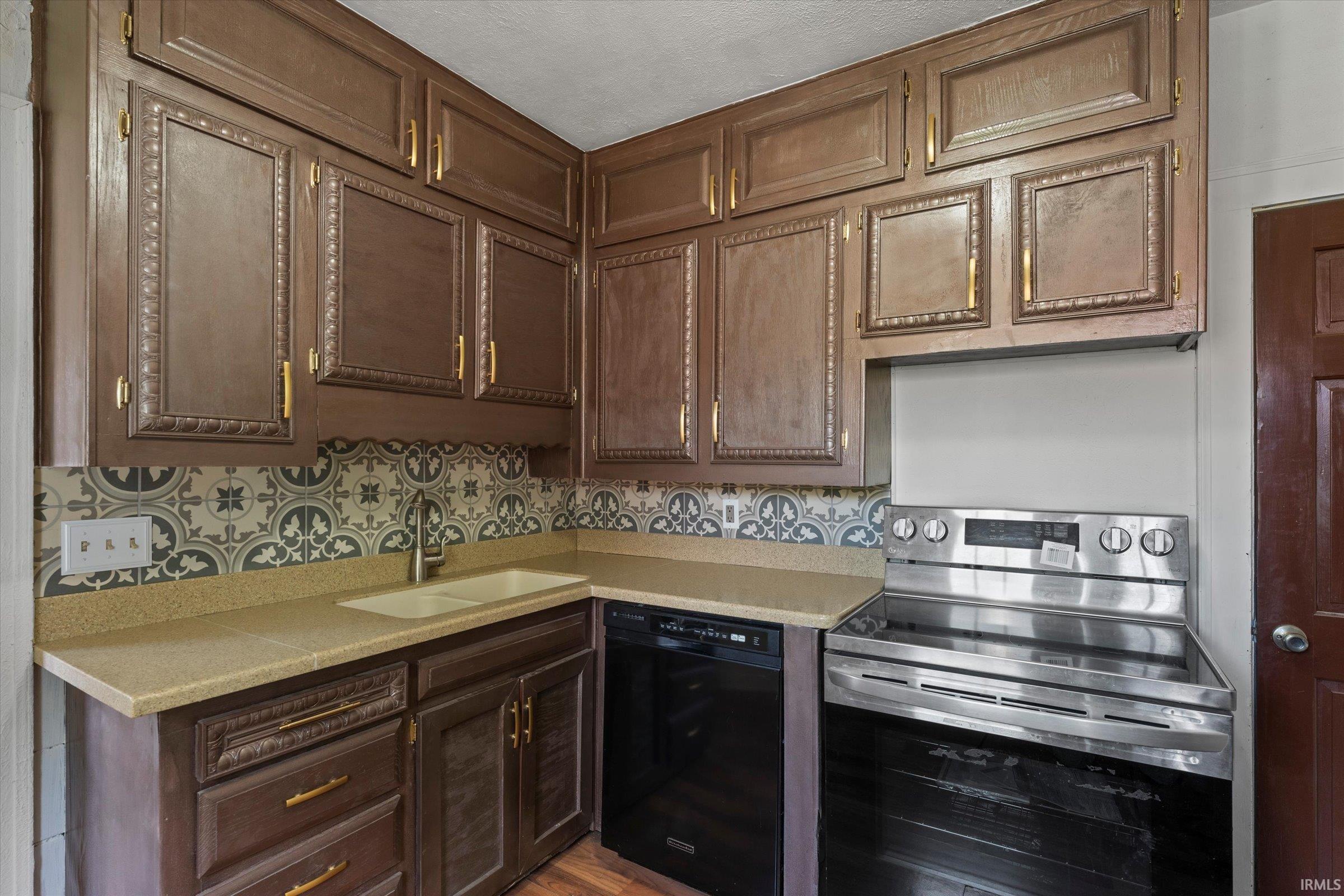 809 East Victoria Street South Bend, IN 46614 - Photo 13 of 45