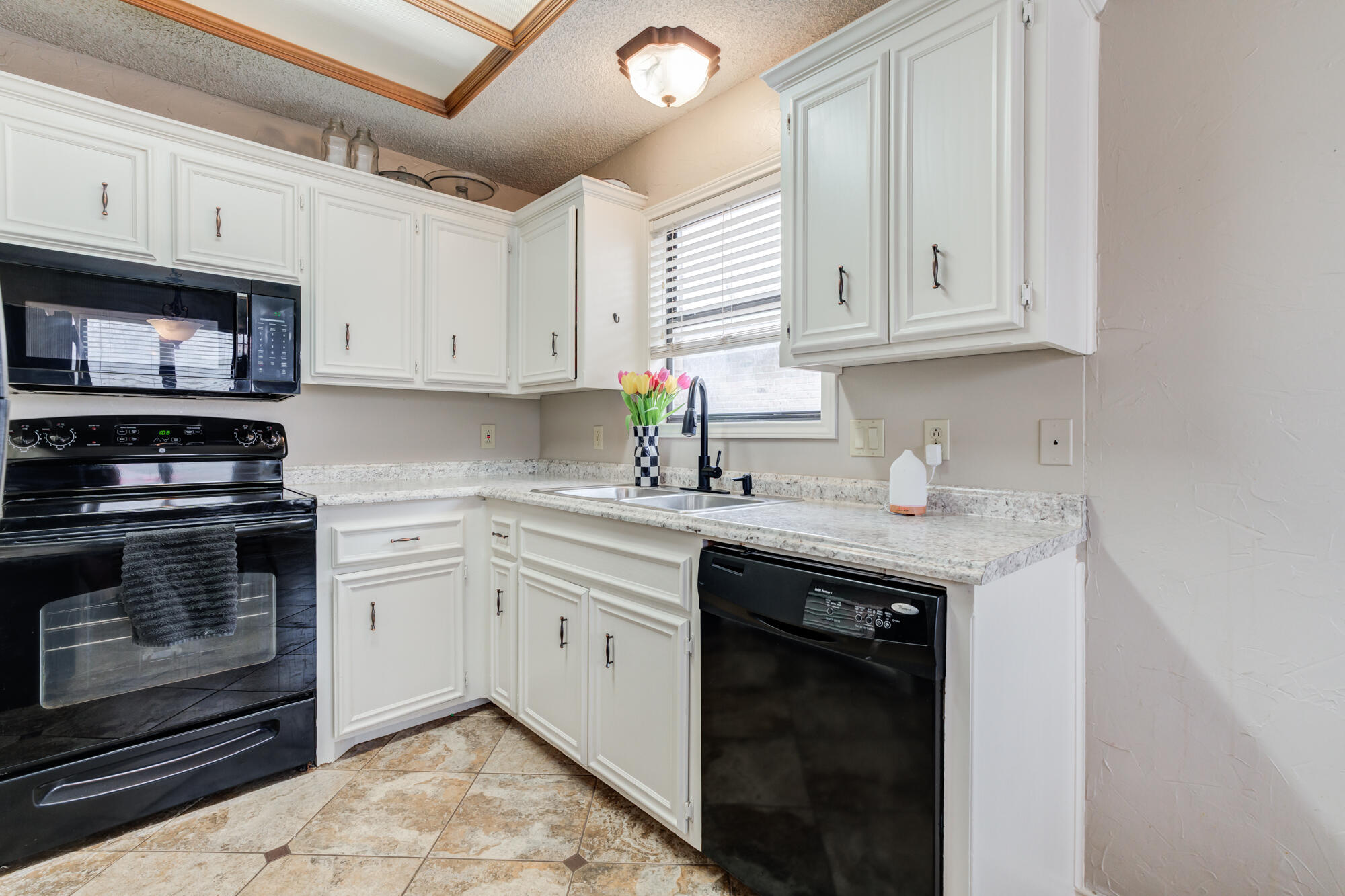 2116 92nd Street Lubbock, TX 79423 - Photo 12 of 26 DSC06164_5_6_7_8